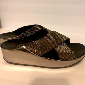 Metallic Fit Flop Cross Slides
